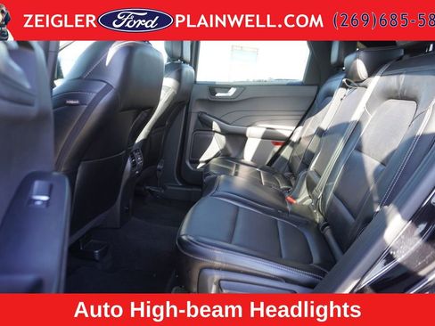 Used 2024 Ford Escape Platinum AWD/4WD image 12