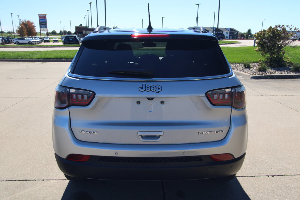 Used 2024 Jeep Compass Limited AWD/4WD image 13