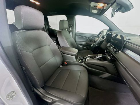 Used 2024 Chevrolet Colorado LT image 29