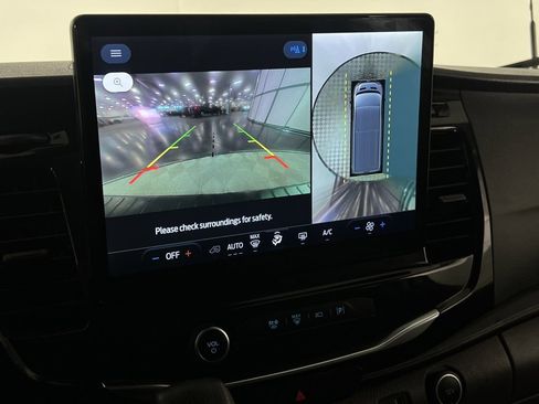 Used 2023 Ford Transit 350 XLT image 19