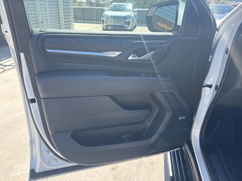 Used 2023 GMC Yukon XL Denali w/ Denali Reserve Package image 10