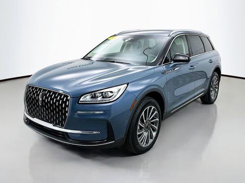 Used 2023 Lincoln Corsair Reserve image 3