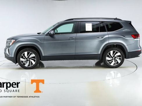 Used 2025 Volkswagen Atlas SE w/ Panoramic Sunroof Package FWD image 42