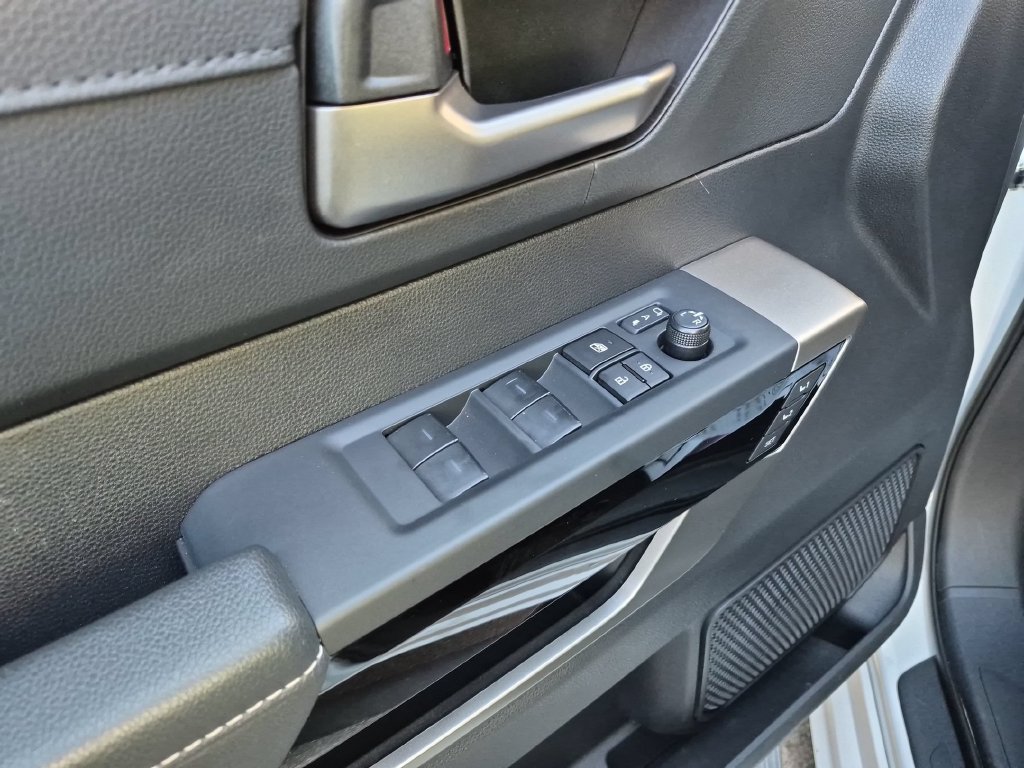 Used 2026 Toyota Tundra Limited AWD/4WD image 11