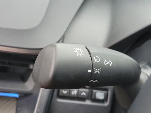 Used 2024 Toyota Prius XLE AWD/4WD image 17