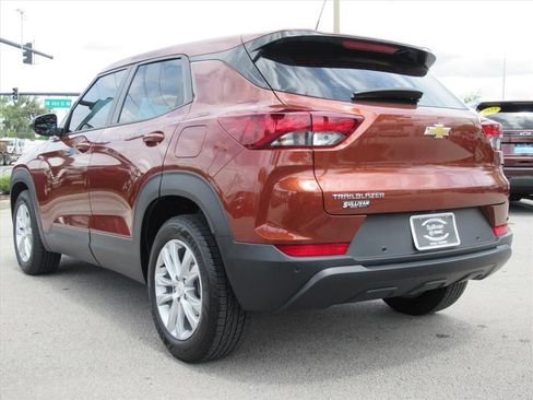 Used 2021 Chevrolet TrailBlazer LS FWD image 5