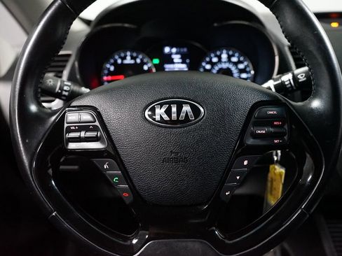 Used 2018 Kia Forte S image 12