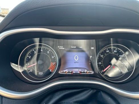 Used 2014 Jeep Cherokee Trailhawk AWD/4WD image 11
