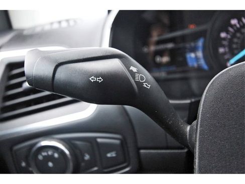 Used 2018 Ford Edge Titanium w/ Technology Package image 16