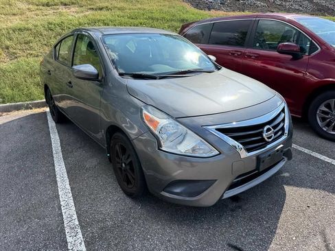 Used 2019 Nissan Versa S Plus FWD image 2