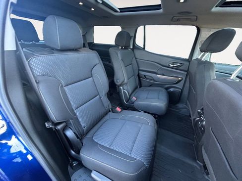 Used 2023 GMC Acadia SLE image 11