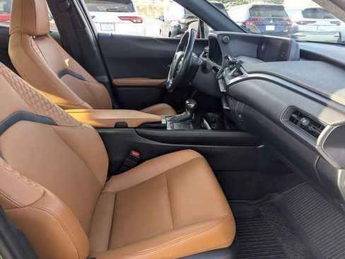 Used 2021 Lexus UX 250h w/ Premium Package image 33