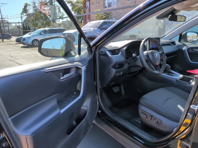 Certified 2025 Toyota RAV4 XLE FWD image 11
