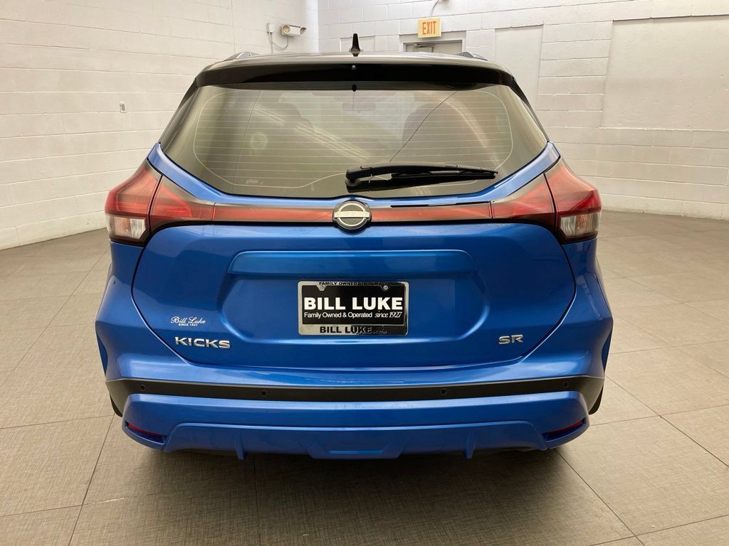Used 2023 Nissan Kicks SR FWD image 8