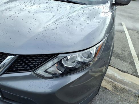 Used 2017 Nissan Rogue Sport SV image 3