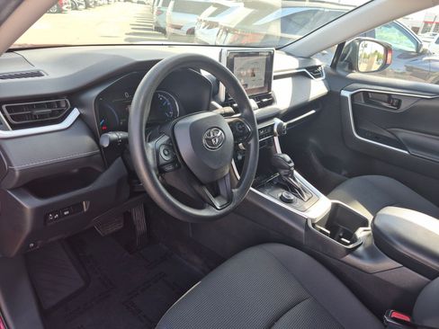 Used 2024 Toyota RAV4 LE AWD/4WD image 15