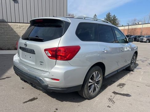 Used 2018 Nissan Pathfinder SV w/ SV Tech Package AWD/4WD image 5