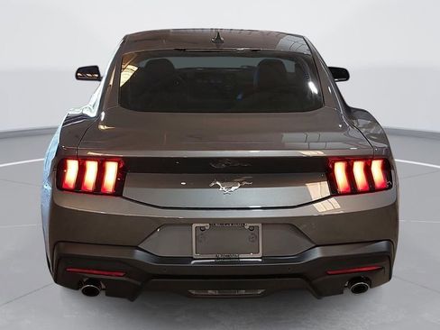 Used 2025 Ford Mustang Coupe RWD image 6