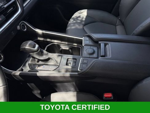 Certified 2025 Toyota Grand Highlander AWD image 18