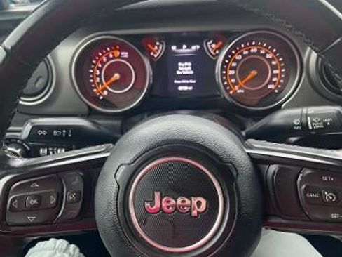 Used 2022 Jeep Gladiator Sport AWD/4WD image 11