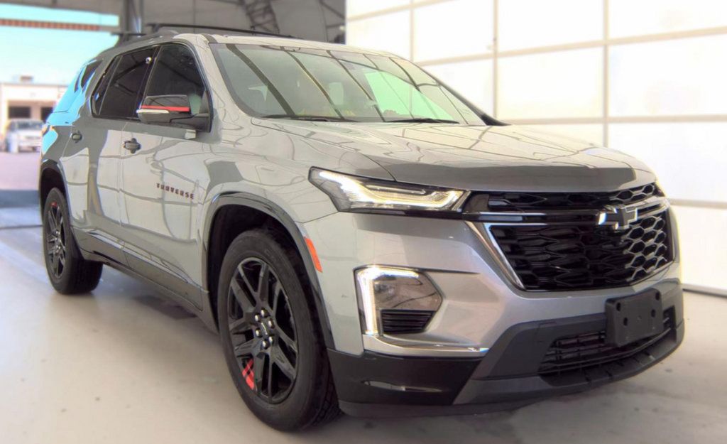 Used 2023 Chevrolet Traverse Premier w/ Redline Edition AWD/4WD image 2