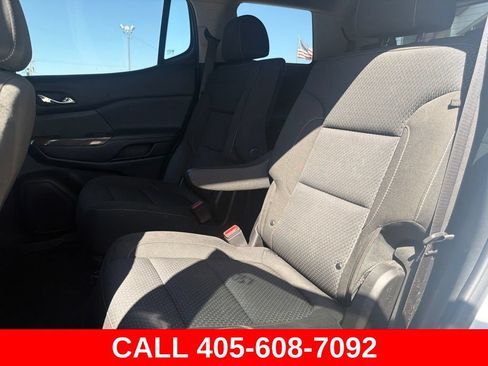 Used 2023 GMC Acadia SLE w/ LPO, Floor Liner Package FWD image 14