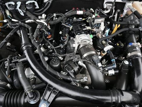 Used 2023 Ford Bronco Wildtrak image 17