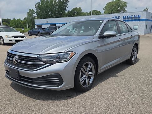 Used 2024 Volkswagen Jetta SE FWD image 11