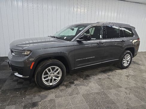 Used 2022 Jeep Grand Cherokee L Laredo w/ Luxury Tech Group I AWD/4WD image 6