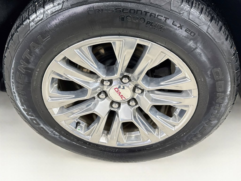 Used 2021 GMC Yukon Denali RWD image 43