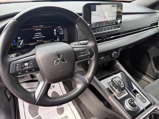 Used 2023 Mitsubishi Outlander SE Black Edition FWD image 24