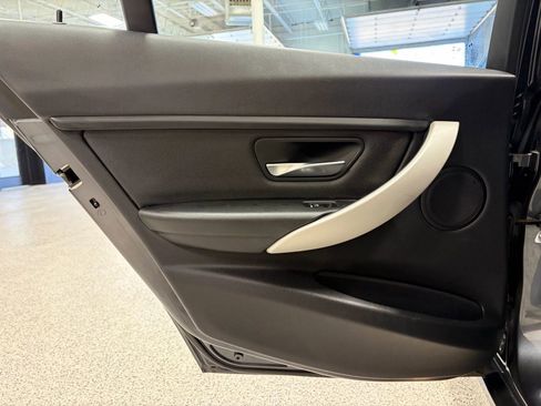 Used 2017 BMW 320i xDrive Sedan image 21