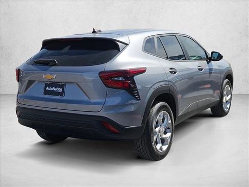 New 2026 Chevrolet Trax LS w/ LS Convenience Package image 2