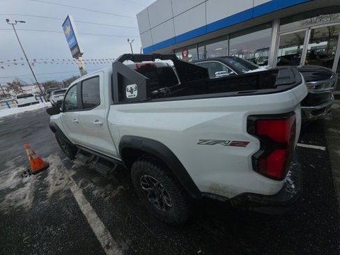 Certified 2024 Chevrolet Colorado ZR2 w/ ZR2 Convenience Package III image 3