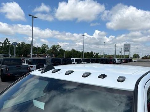 Used 2024 RAM 3500 Tradesman w/ Chrome Appearance Group AWD/4WD image 9