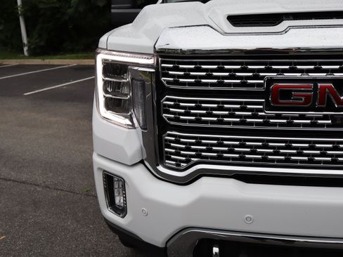Used 2022 GMC Sierra 2500 Denali AWD/4WD image 18