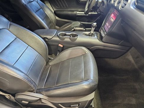 Used 2018 Ford Mustang Premium RWD image 7