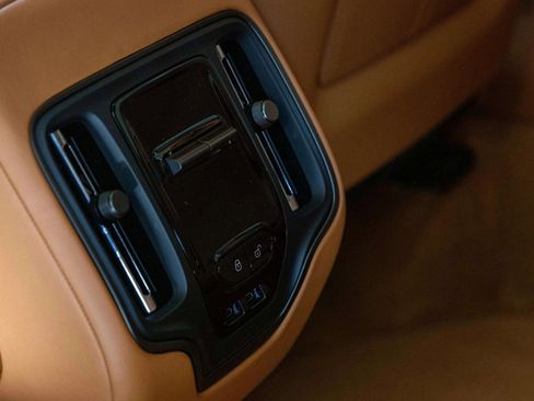 New 2026 Aston Martin DBX 707 image 40