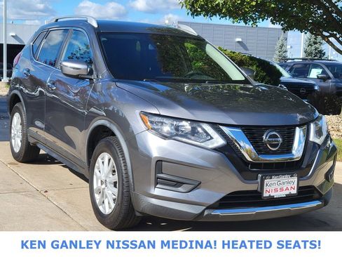 Used 2019 Nissan Rogue SV image 1
