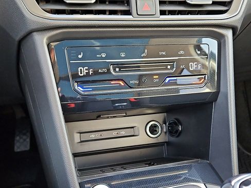 New 2026 Volkswagen Taos SE image 15