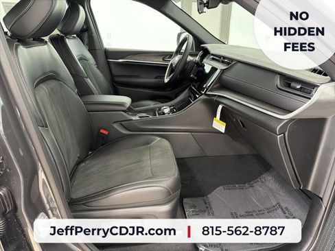 New 2026 Jeep Grand Cherokee Altitude AWD/4WD image 25