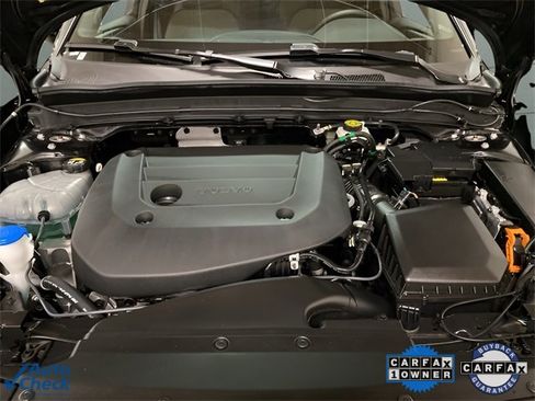 Used 2025 Volvo XC40 B5 Core image 99