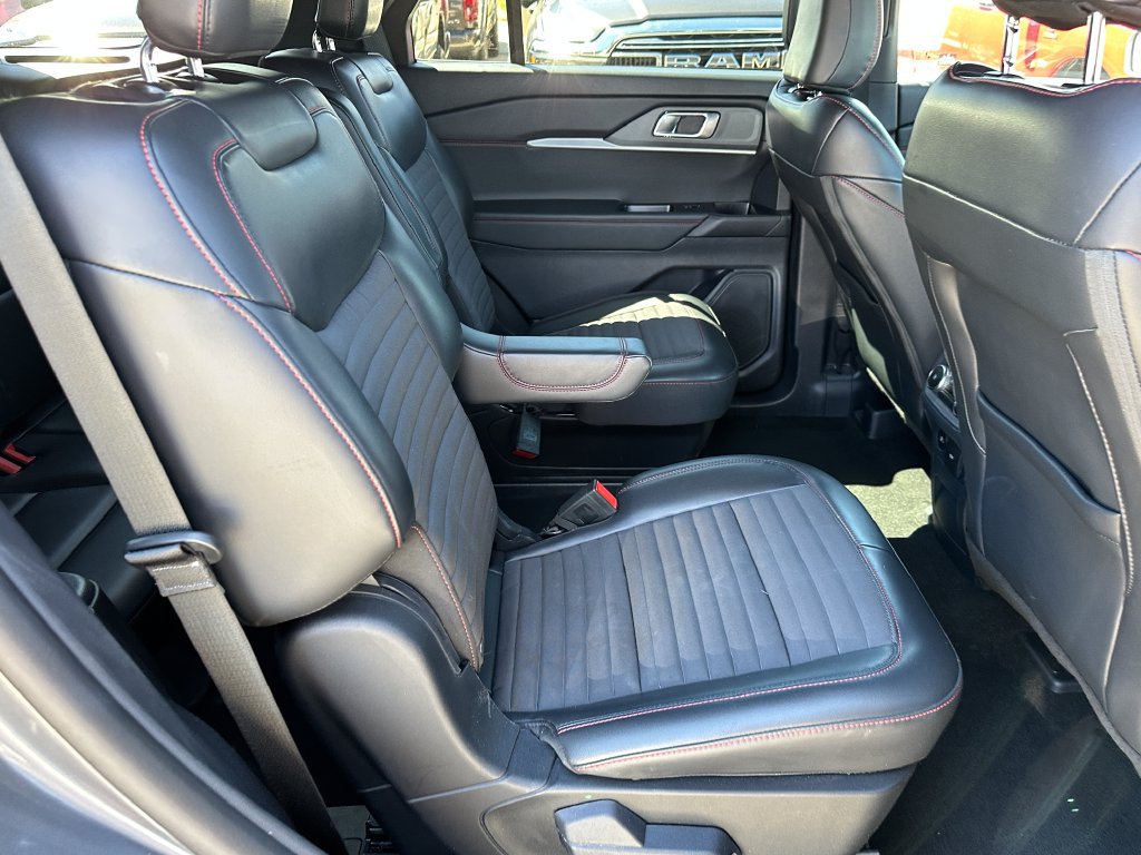 Used 2025 Ford Explorer ST-Line AWD/4WD image 20