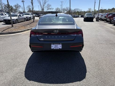 New 2026 Hyundai Elantra SE w/ Cargo Package image 6
