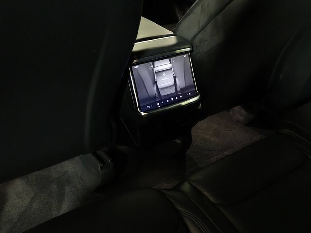 Used 2023 Tesla Model X AWD/4WD image 34