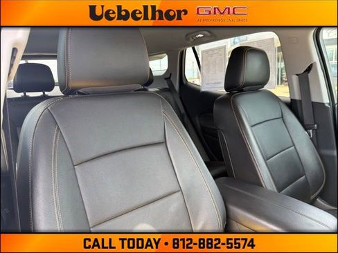 Used 2021 GMC Terrain SLT AWD/4WD image 4