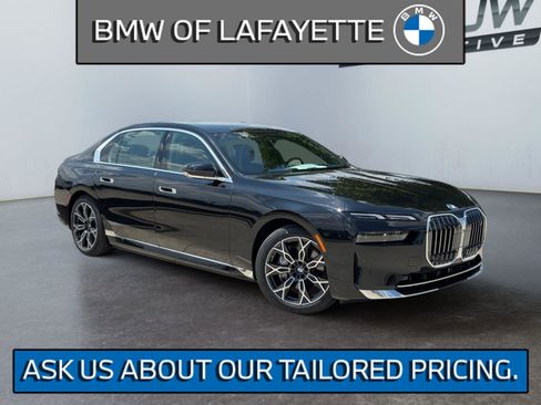 Used 2025 BMW i7 xDrive60 w/ Premium Package image 1