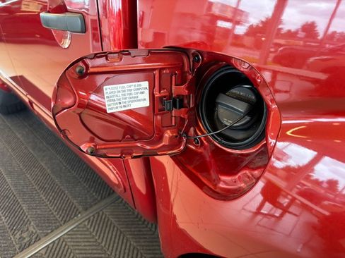 Used 2016 Nissan Frontier SV AWD/4WD image 30