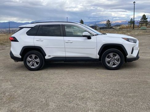 Used 2022 Toyota RAV4 LE image 22