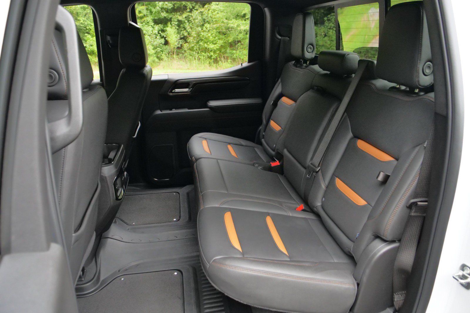 Used 2024 GMC Sierra 1500 AT4 w/ Technology Package AWD/4WD image 33